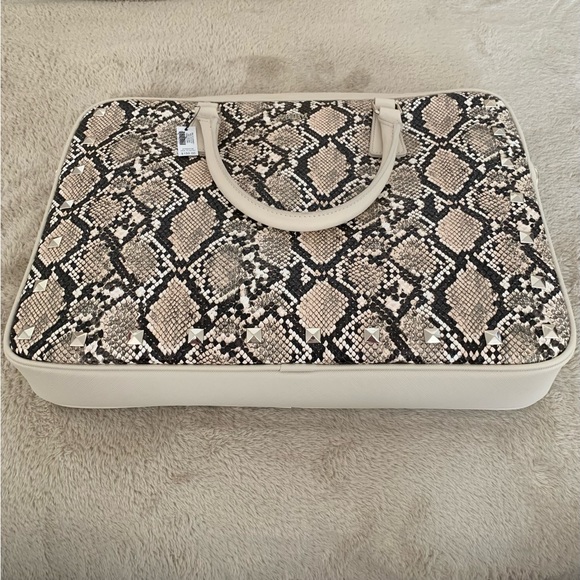 White House Black Market Handbags - NWT WHBM Laptop Computer Bag